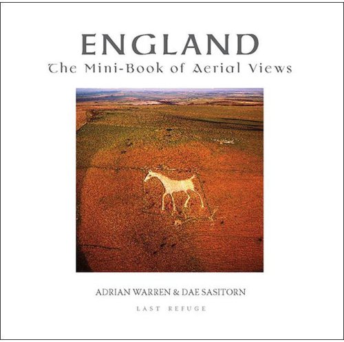 "England - The Mini-Book of Aerial Views" av Adrian Warren