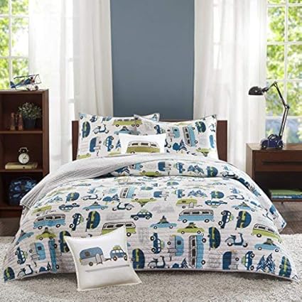 There are several layers of quilt, rather than a single plate type of bedding. cotton quilt sets coverlet quilt sets