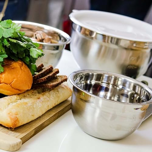 OVENTE Mixing Bowl Set with Lids, 3-Piece Stainless Steel Nesting Bowls for Easy Food Storage, Stackable Design, Kitchen Essential for Baking, Cooking and Prepping, Size 5, 3.5, 1.5QT, Silver BM46333S