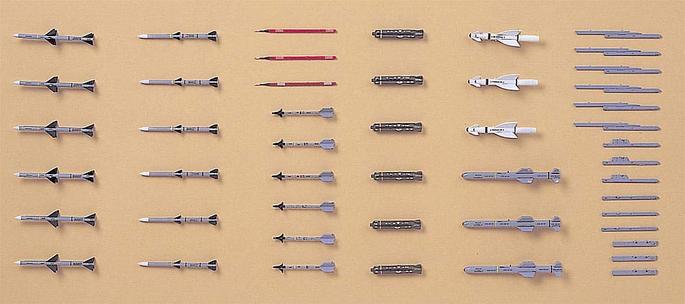 Hasegawa 1:72 Scale Aircraft Weapons Set 5 Model Kit