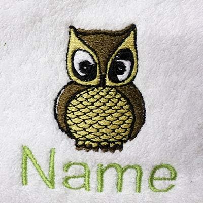 Weiss Baby Bademantel Mit Kapuze Oder Weiss Kapuzentuch Mit Ein Wenig Eule Logo Und Namen Ihrer Wahl 100 Terry Baumwolle Weiss Baby Robe 0 9 Months Amazon De Kuche Haushalt