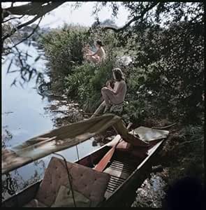 Foto dos mujeres desnudas sentado junto Río banco de Támesis: Amazon.es