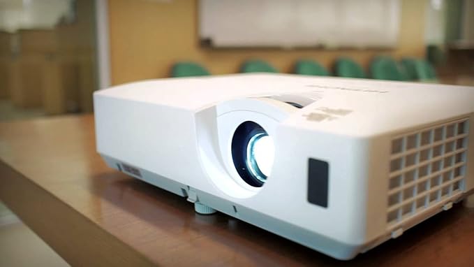 Hitachi CP RX250 LCD Projector