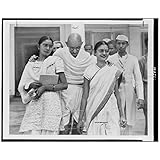 INFINITE PHOTOGRAPHS Photo: Mahatma Gandhi, grandaughters, New Delhi, India, 1947, Family