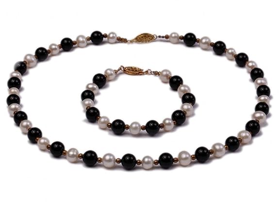 JYX Zuchtperlen Set 8mm Süßwasserperlen weiße & Schwarze Achat Perlen Halskette und Armband Set