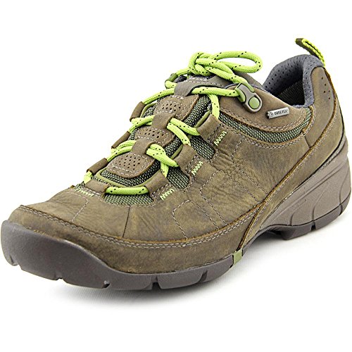 clarks outdoor shoes