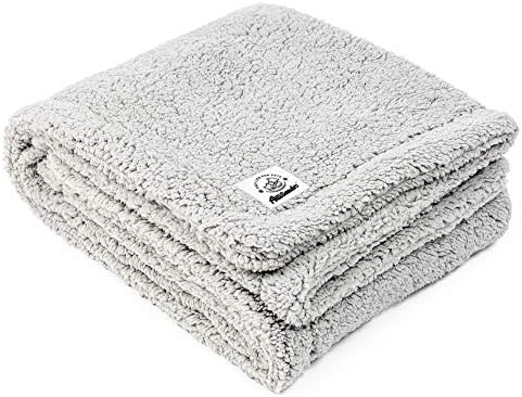 Allisandro Premium Fluffy Cat Blanket- [Upgrade Double Thickness] - Soft Warm Durable Fleece Pet Blanket - Puppy Cat Blanket Throw Washable