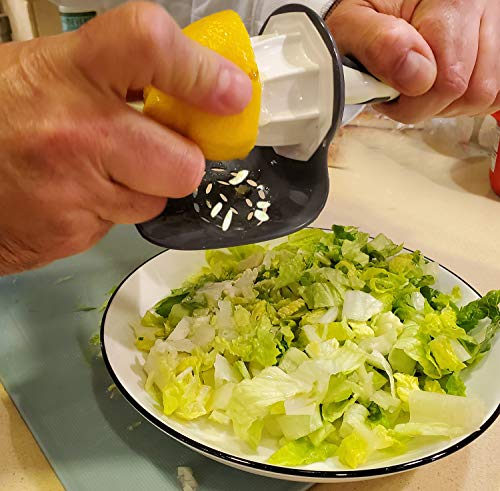 Lemon Lime Squeezer with Seed Catcher lemon juicer handheld | Comfort Grip Citrus Reamer | BPA Free | Assorted Colors (2 Pack) - Thumbnail 3
