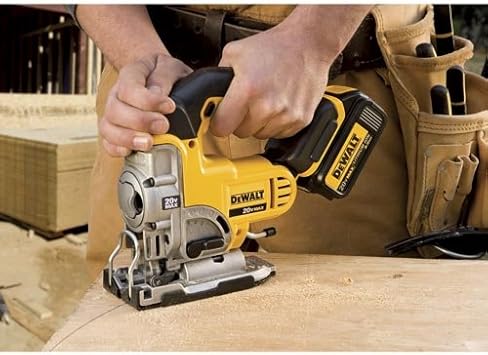 DEWALT DCS331B featured image 2