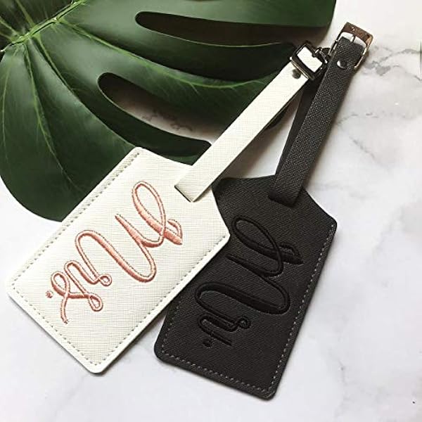 Snogisa Mr And Mrs パスポートカバーと荷物タグギフトセット ハネムーン刺繍 旅行荷物タグ Snogisa Mr And Mrs パスポートカバーと荷物タグギフトセット ハネムーン刺繍 旅行荷物タグ
