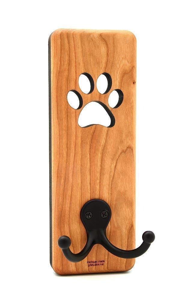 Leash hanger for wall Outlet