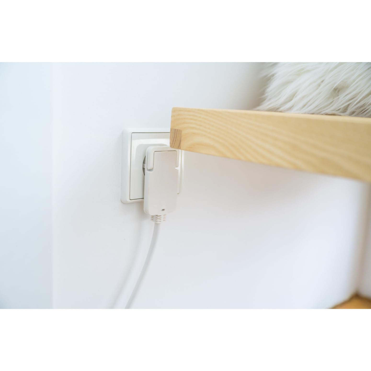 Brennenstuhl Qualitäts-Kunststoff-Verlängerungskabel mit Flachstecker (Verlängerungskabel flach für innen mit 3m Kabel) weiß 3