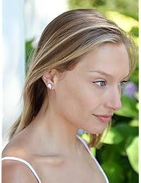 Mariell 2.0 Cwt. Pendientes de tuerca con circonita cúbica con solitario redondo con gemas de 0.315 in y circonitas cúbicas pavimentadas.