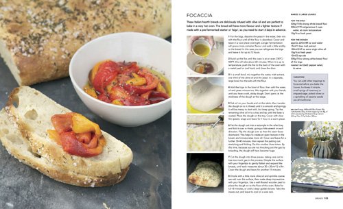 Wood-Fired Oven Cookbook: 70 Recipes for Incredible Stone-Baked Pizzas and Breads, Roasts, Cakes and Desserts, All Specially Devised for the Outdoor Oven and Illustrated in Over 400 Photographs