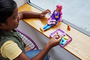 barbie daisy travel doll & accessories