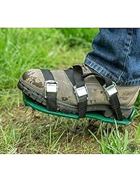 Punchau. Zapatos resistentes con púas para airear el césped de su jardín o patio. Zapatos con hebillas de metal y 3 correas.