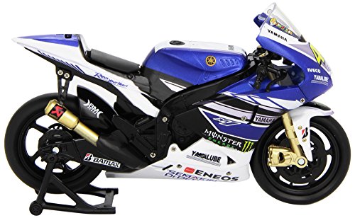 New Ray 57583 "Yamaha Factory Racing Team - Valentino Rossi No. 46" Model Motocross