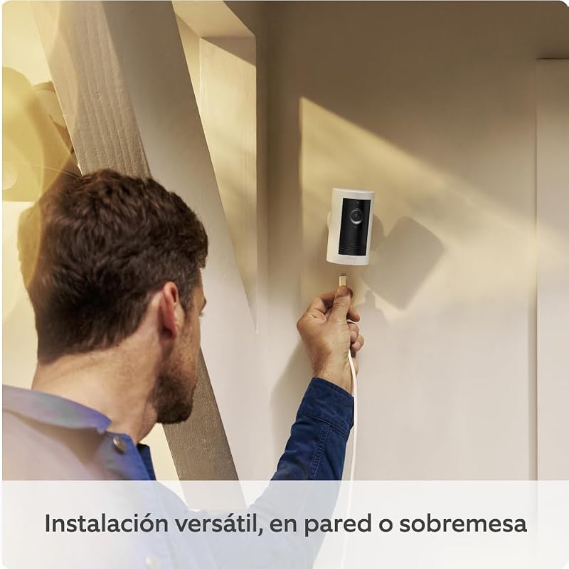 | Câmara Exterior Plus com Ficha (Câmara Exterior Plus de última geração) | Vídeo 2K em grande angular | Câmara Sem Fios Exterior | Teste gratuito de 30 dias do plano de subscrição Ring
