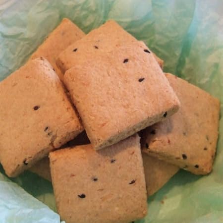 Amazon Co Jp コラーゲン入り豆乳おからクッキー 黒ゴマ 600g 低カロリークッキー ダイエットクッキー ドラッグストア