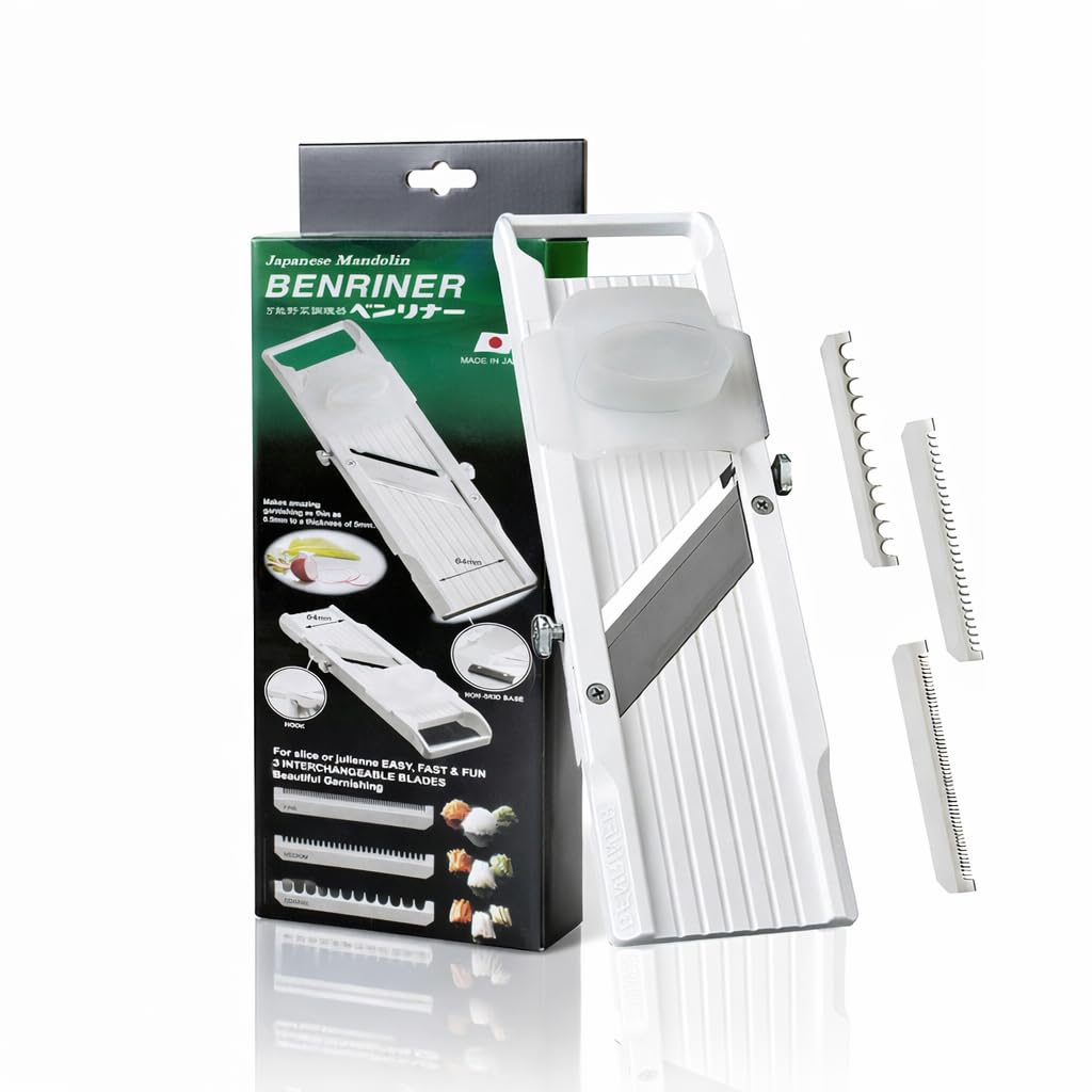 Benriner Japanese Mandolin Vegetable Slicer 6.4cm, White: 3 Interchangeable Stainless Steel Blades & Safety Guard, Handheld Mandolin Slicer for Shredding, Slicing & Julienning Fruit & Veg, BN-64W