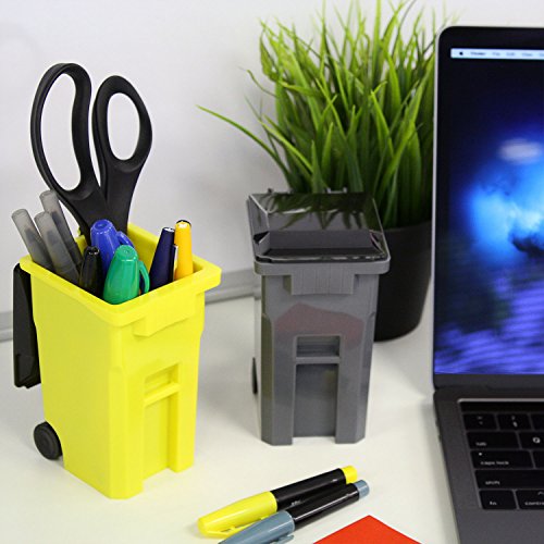 Thornton's Office Supplies Mini Curbside Wrestling Toy Garbage Trash Can and Recycle Can Set Office Desk Pencil Cup Holder (Gray/Yellow)