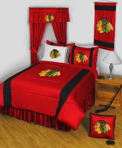 Amazon Com Chicago Blackhawks Twin Comforter With Two