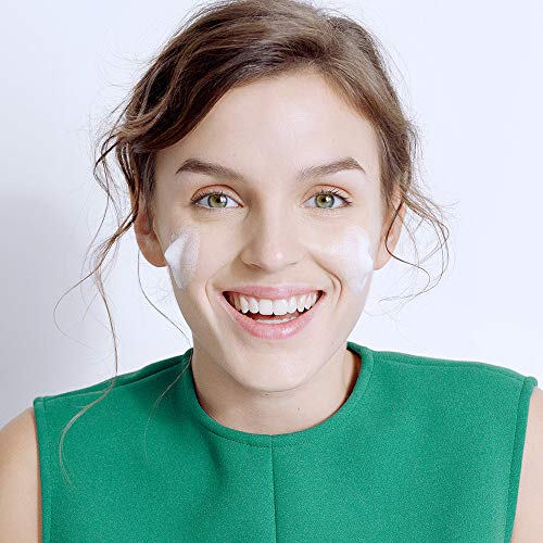 Simple Moisturising Facial Wash - Image 8