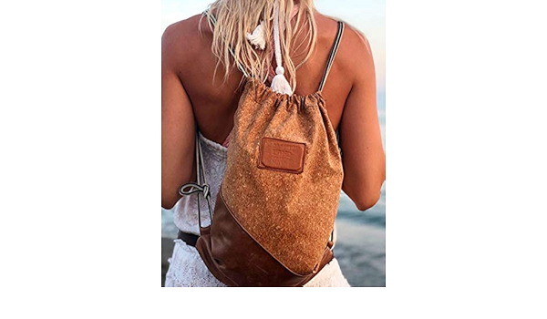 Mochila tipo bolsa elaborado a mano con tela de corcho y ...