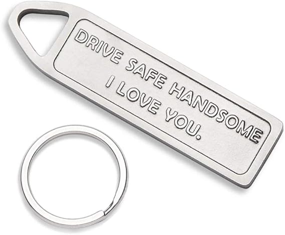 Amazon Co Jp 運転安全 運転のお守り キーチェーン お礼 メンズ ボーイフレンド 彼氏 夫 お父さん 運転手 ドライバー バスドライバーへのプレゼント かっこいい キーリング トラッカー タクシー カップルキーホルダー 誕生日 記念日 バレンタインデー ホワイトデー 父の