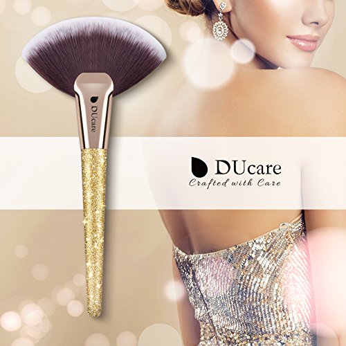 DUcare Professional Fan Makeup Brush Face Highlighting Make Up Cosmetic Tool Golden Glitter
