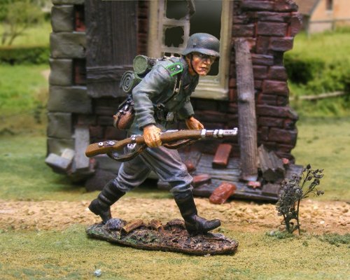 collectors showcase toy soldiers