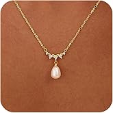 SELSHE Pearl Necklaces for Women, 14K Gold Plated Charm Necklace Cute Pearl Pendant Necklace Dainty Gold Necklaces for Women Trendy Gold Jewelry
