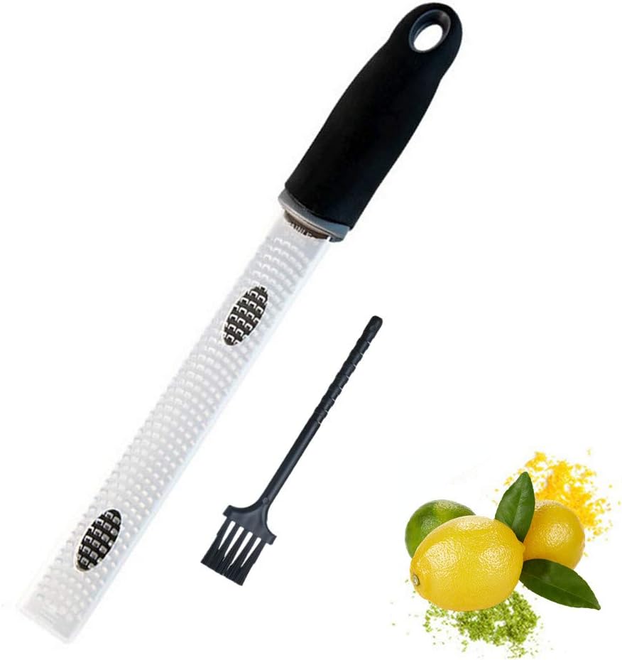 HKBTCH Reibe Fein, Zitronenreibe, Käsereibe aus Edelstahl, Ingwerreibe mit Schutzabdeckung und Reinigungsbürste Für Zitrusfrüchte, Hartkäse, Ingwer, Schokolade, Muskatnuss und Trüffel