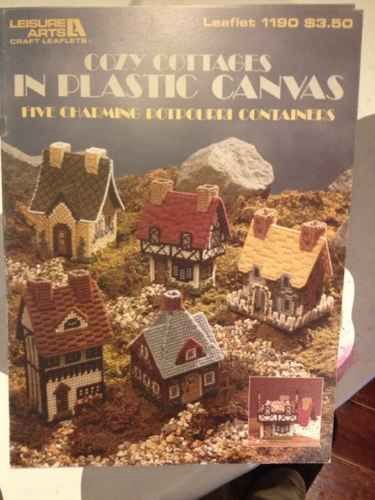 Leisure Arts - Cozy Cottages in Plastic Canvas - five charming potpourri containers (Leaflet 1190) by Leisure Arts (Pamphlet)