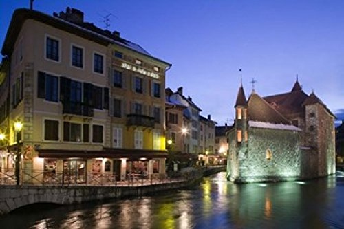 Walter Bibikow / DanitaDelimont – Palais de l’Isle Annecy Historical Museum Photo Print (65,02 x 43,28 cm)