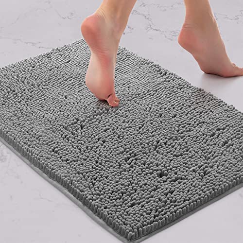 LuxUrux Small Bath Mat – AS-SEEN-ON-TV – Extra-Soft Plush Shower Rug, 42 x 60 cm Compact Chenille Microfiber Bathroom Rug, Super Absorbent Shaggy Bath Mat (Light Grey)
