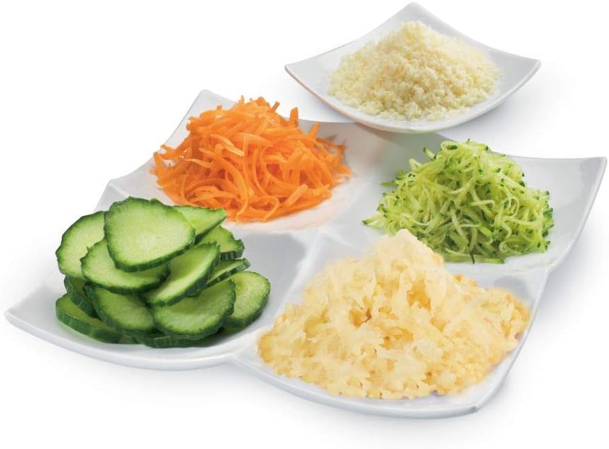 Zutaten aus einer elektrischen Reibe