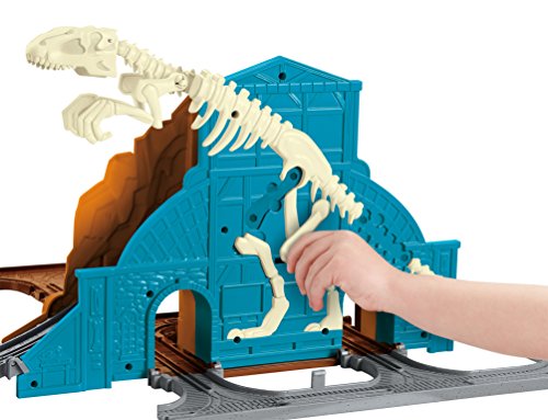 Fisher-Price Thomas The Train: Take n' Play Roaring Dino Run