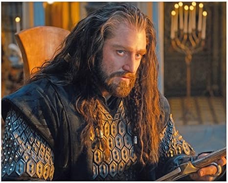 The Hobbit Richard Armitage As Thorin Seated 8 X 10 Inch Photo At Amazon S Entertainment Collectibles Store