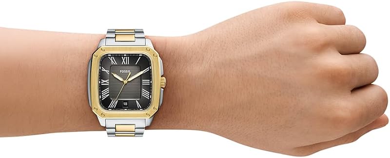 Crosby Watch for Men, Movimento de Quartzo de Três Mãos com Bracelete de Târ e Aço Inoxidável, Tons de Prata e Ouro