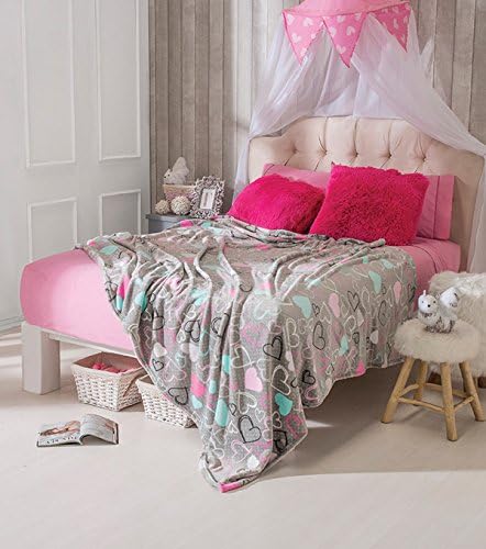 Stunning "Hearts (Corazones)" Fleece Blanket Full