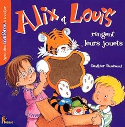 Alix et Louis rangent leurs jouets