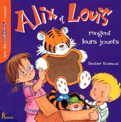 Alix et Louis rangent leurs jouets