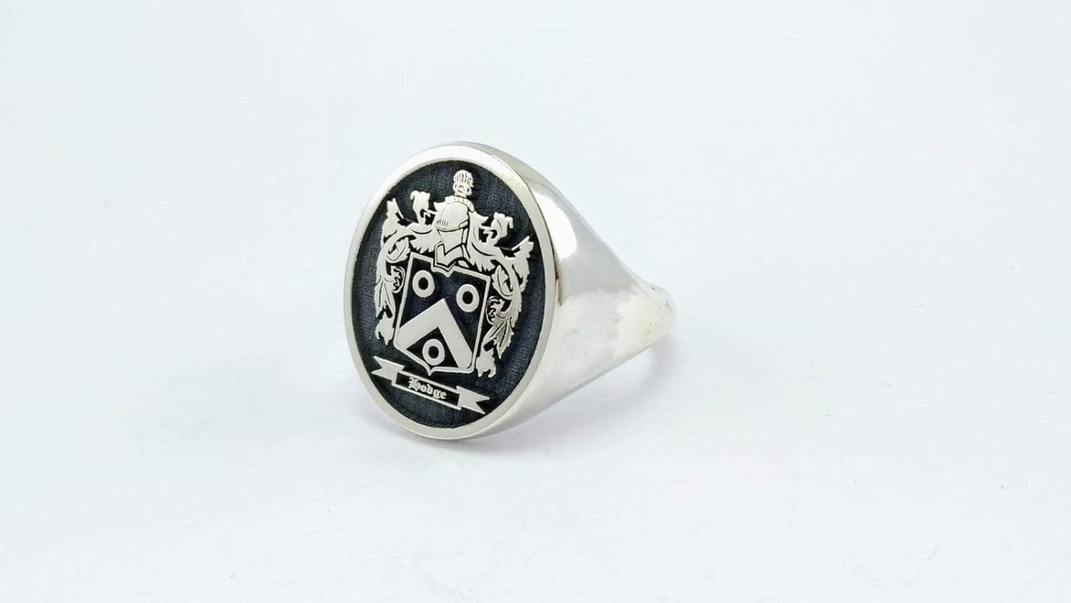 family crest rings