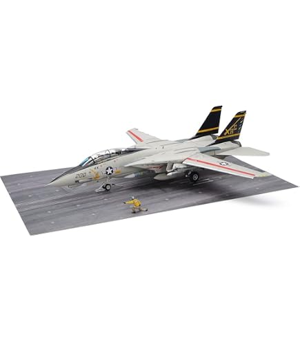 Amazon.com: Hasegawa 1:48 Scale F-14A Tomcat Model Kit : Arts
