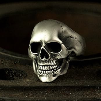Klassischer Totenkopfring OMEGA – massiver, detaillierter und sehr realer Totenkopf als Ring aus Silber für Herren und Damen