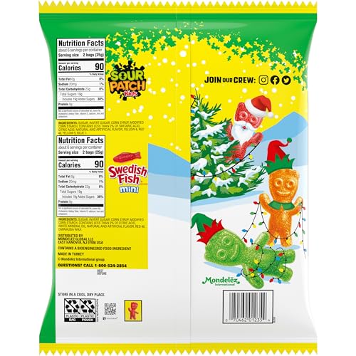 SOUR PATCH KIDS AND SWEDISH FISH MINI HOLIDAY CANDY VARIETY PACK, 22 SNACK PACKS