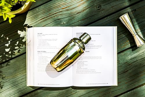 The New York Times Essential Book of Cocktails (Second Edition): Over 400 Classic Drink Recipes With Great Writing from The New York Times