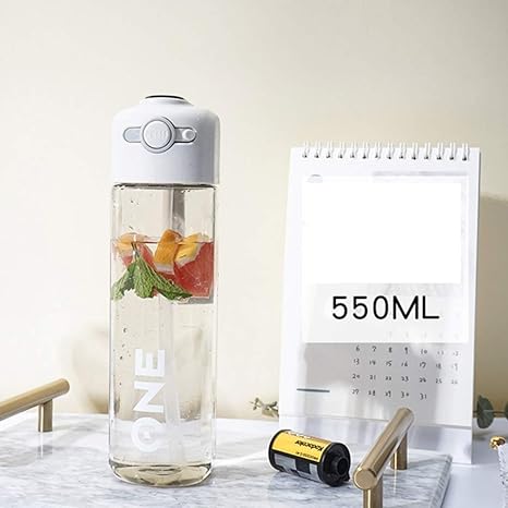 Amazon Co Jp ウォーターボトル ガラス水筒 ストロー付き 直飲み 450ml 550ml おしゃれ スケーター かわいい ワンタッチオープントップ 携帯用 便利 通勤 男女兼用 オフィス用 無鉛 恋人 カップル ホーム キッチン