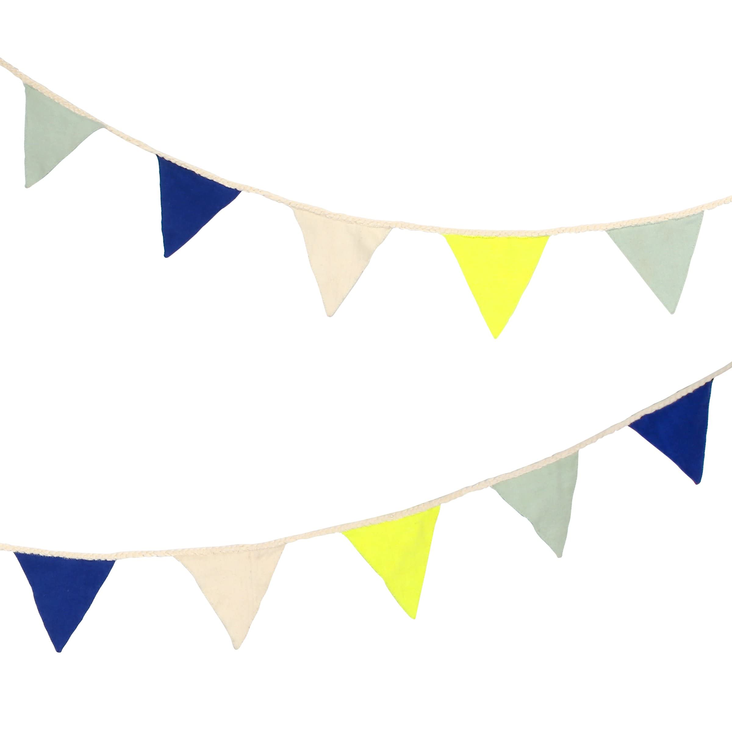 Meri Meri Blue Knitted Flag Garland (Pack of 1)